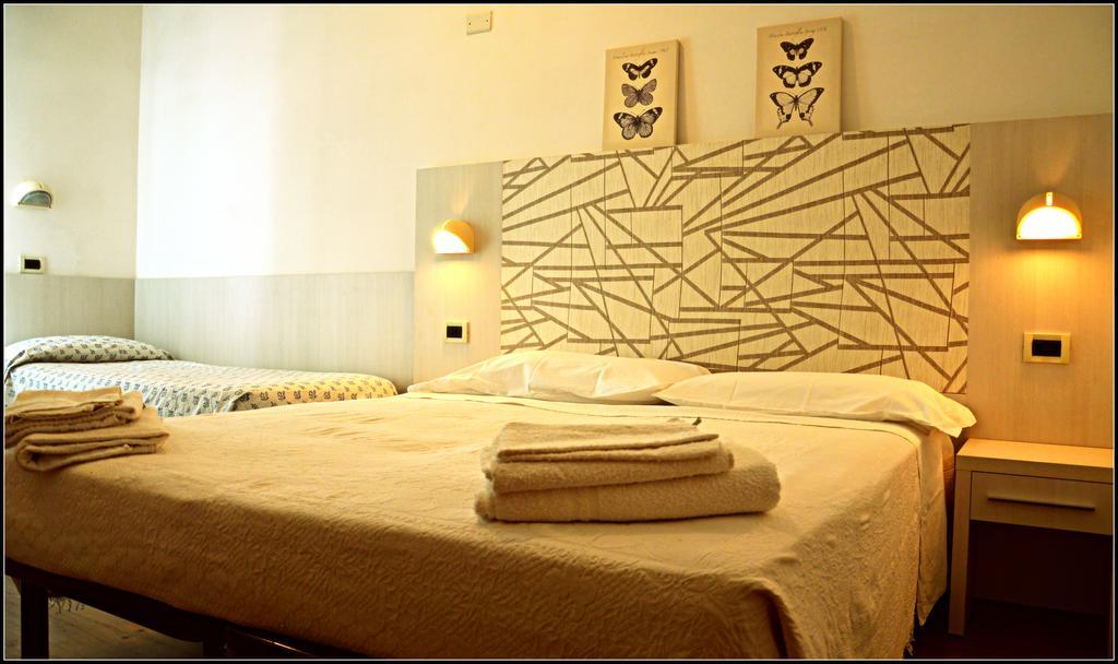Hotel Luana Римини Екстериор снимка