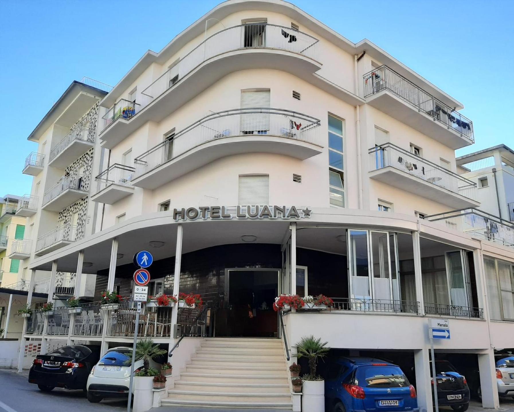 Hotel Luana Римини Екстериор снимка