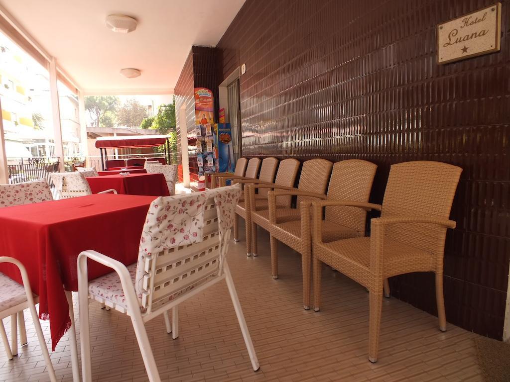 Hotel Luana Римини Екстериор снимка